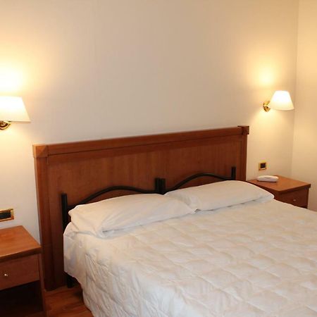 Hotel Santa Lucia Бастия Умбра Екстериор снимка