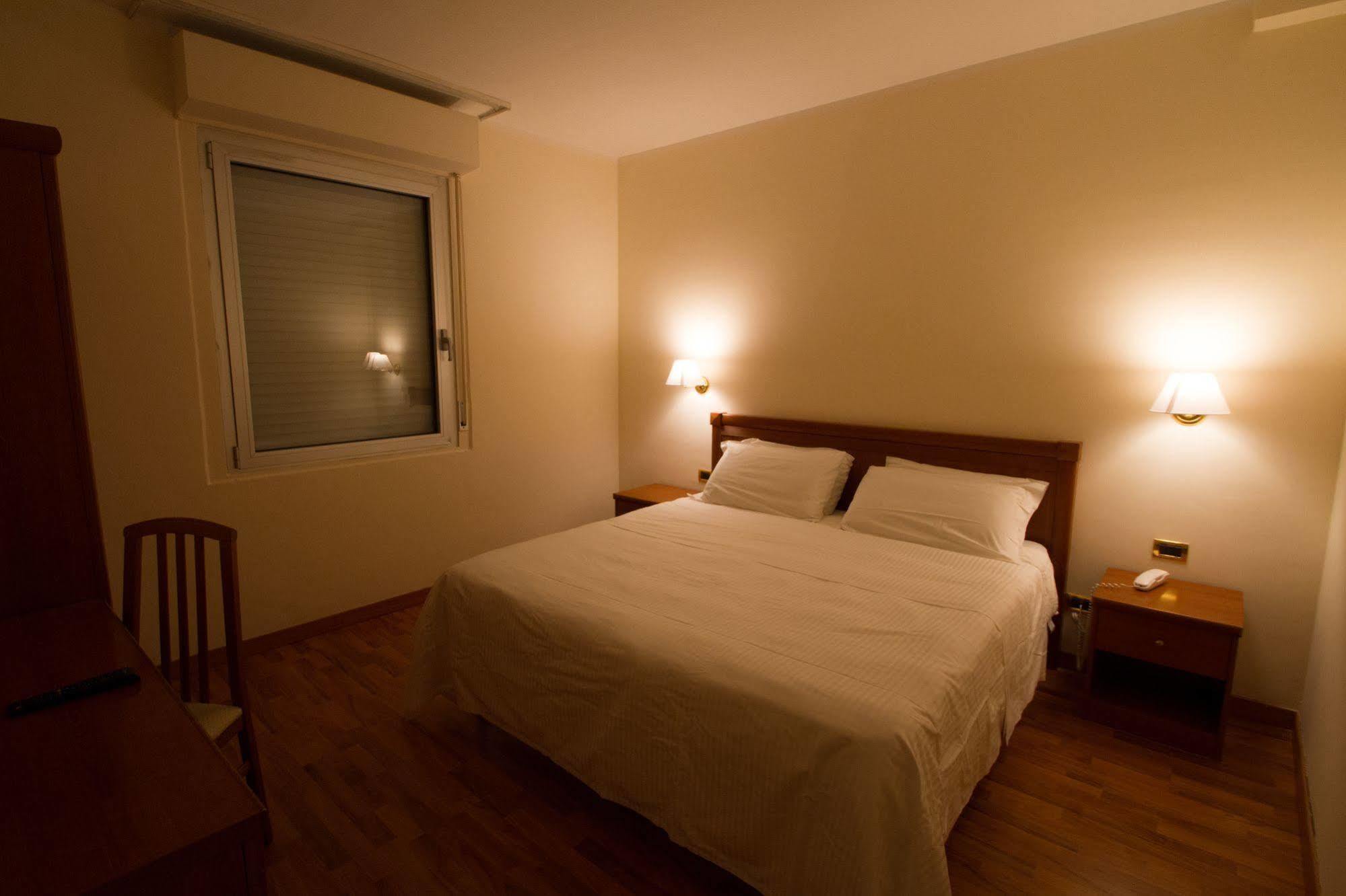 Hotel Santa Lucia Бастия Умбра Екстериор снимка