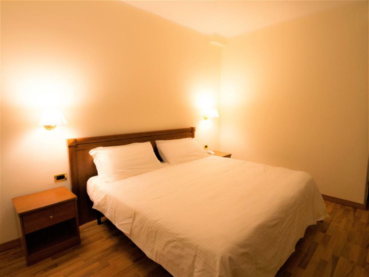 Hotel Santa Lucia Бастия Умбра Екстериор снимка